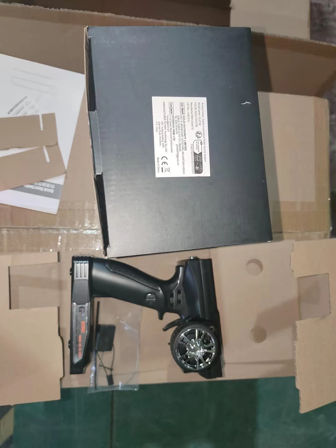 Flysky FS-GT3B 2.4G 3CH Radio Model Remote Control LCD Transmitter & Receiver for RC Car Boat